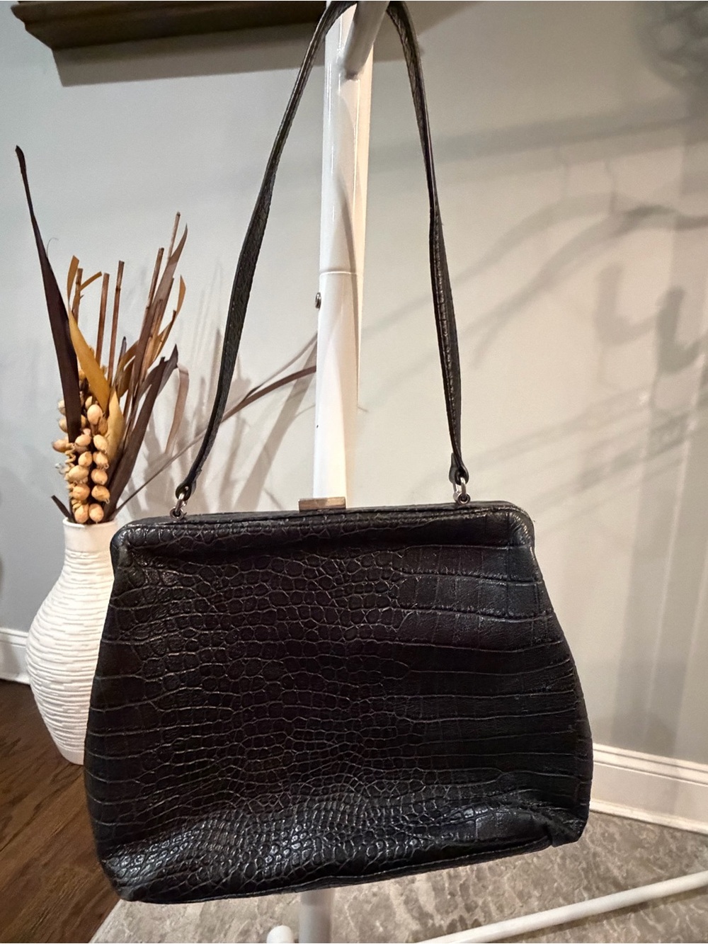 Steven Alan Black Croc-Embossed Leather Frame Shoulder Vintage Style kisslock